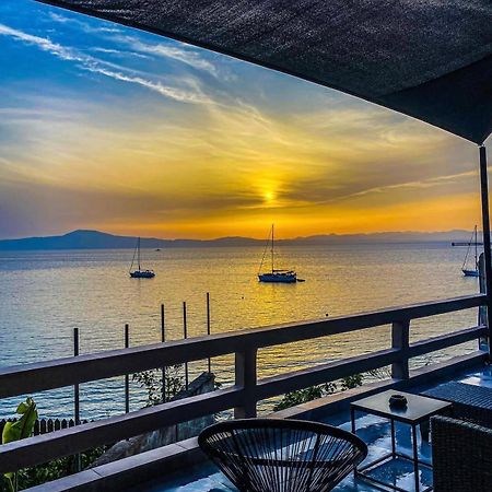 Poseidon'S Bayview Apartment Kitriai Bagian luar foto