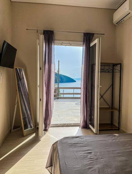 Poseidon'S Bayview Apartment Kitriai Bagian luar foto