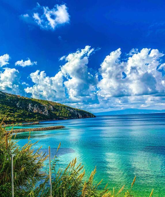 Poseidon'S Bayview Apartment Kitriai Bagian luar foto